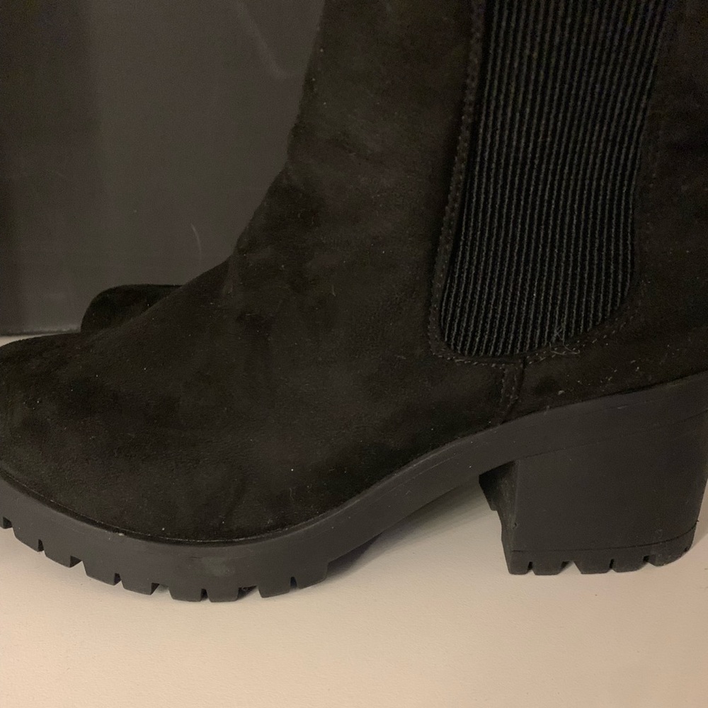 Black Boots